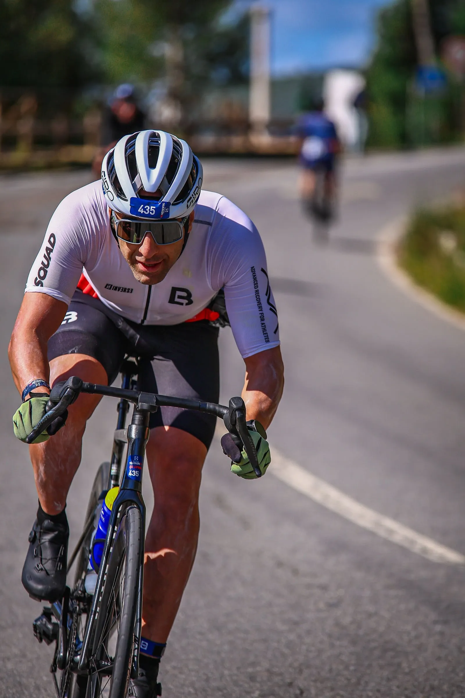 Shahin on the bike leg of the Setúbal Triathlon